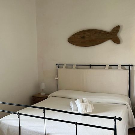 Appartamento Il Paguro A Cala Francese Ла Мадалена Екстериор снимка