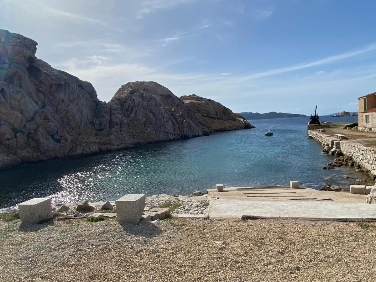 Appartamento Il Paguro A Cala Francese Ла Мадалена Екстериор снимка